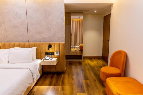 monsoon courtyard luxury hotel