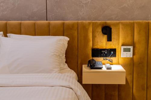 monsoon courtyard luxury hotel