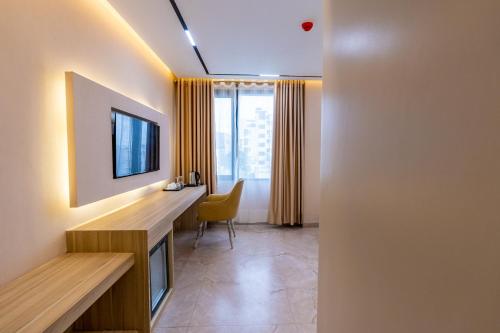 monsoon courtyard luxury hotel