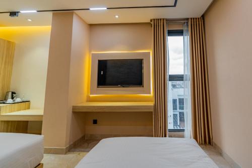 monsoon courtyard luxury hotel