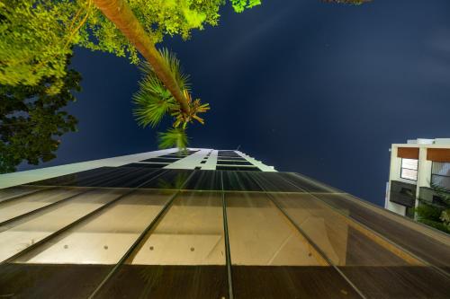 monsoon courtyard luxury hotel