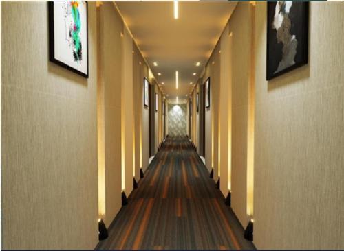 monsoon courtyard luxury hotel