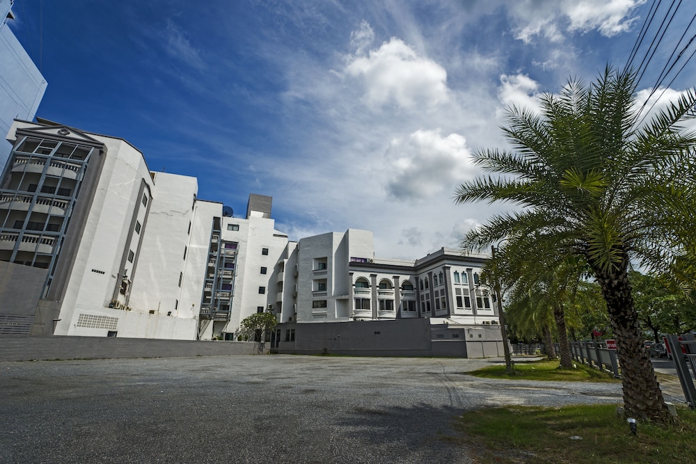 kiss gardenhome chic hotel