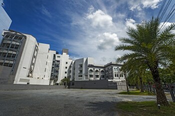 kiss gardenhome chic hotel