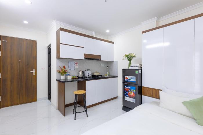 hera west lake apartment