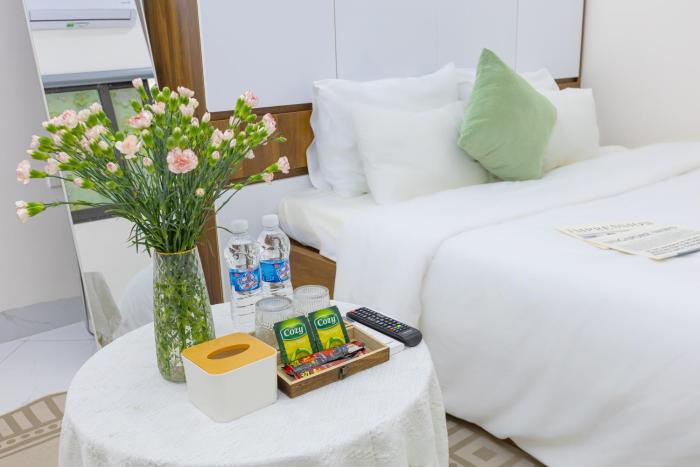 hera west lake apartment