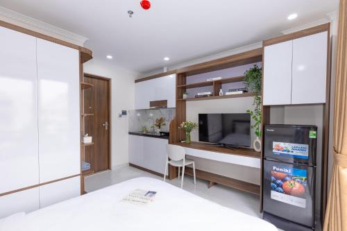 hera west lake apartment