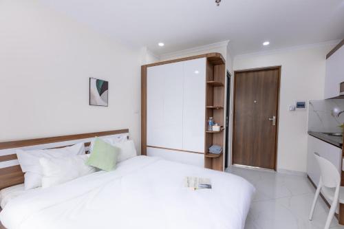 hera west lake apartment
