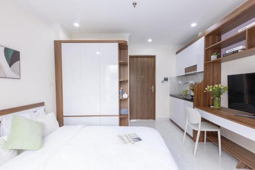 hera west lake apartment