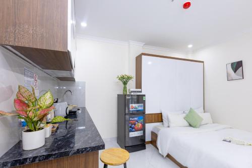 hera west lake apartment