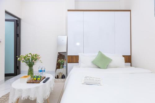 hera west lake apartment