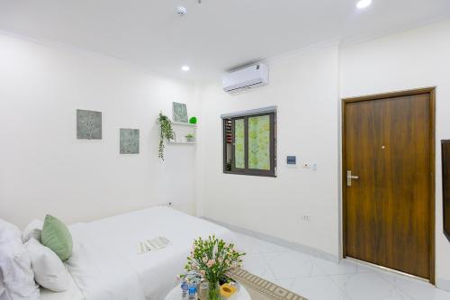 hera west lake apartment
