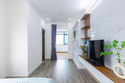 hera west lake apartment