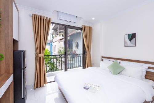 hera west lake apartment