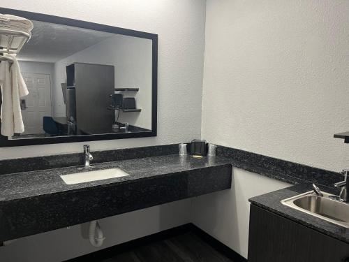 studio 6 west columbia sc airport