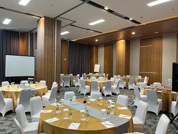 prime umy hotel convention and dormitory
