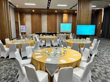 prime umy hotel convention and dormitory