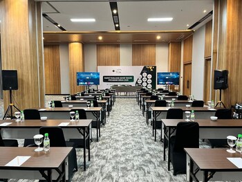 prime umy hotel convention and dormitory