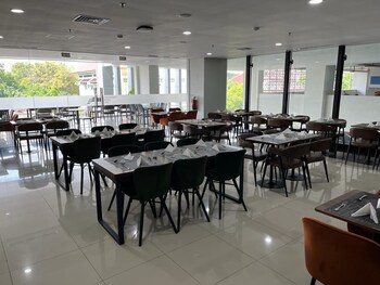 prime umy hotel convention and dormitory