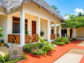 Tumaini Bungalows,,4 star