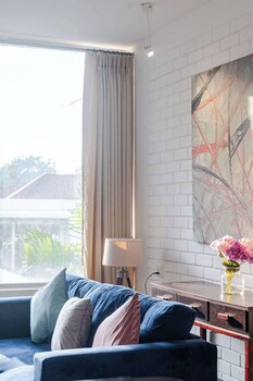 camelia by da alohas luxe 2 bhk suite
