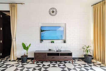 camelia by da alohas luxe 2 bhk suite