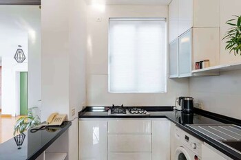 camelia by da alohas luxe 2 bhk suite