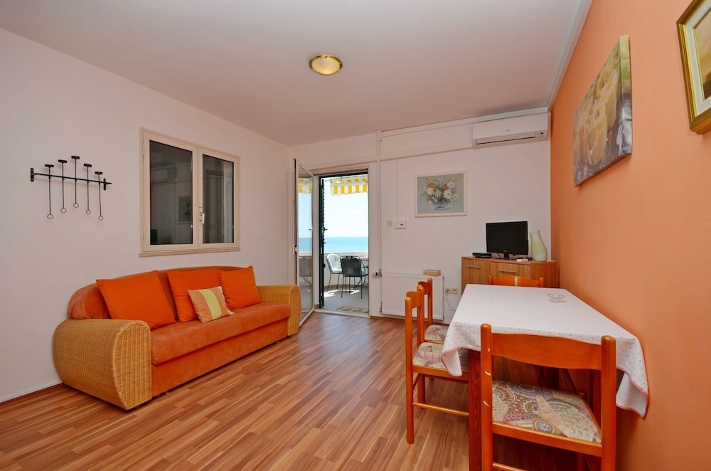 apartments daniela della