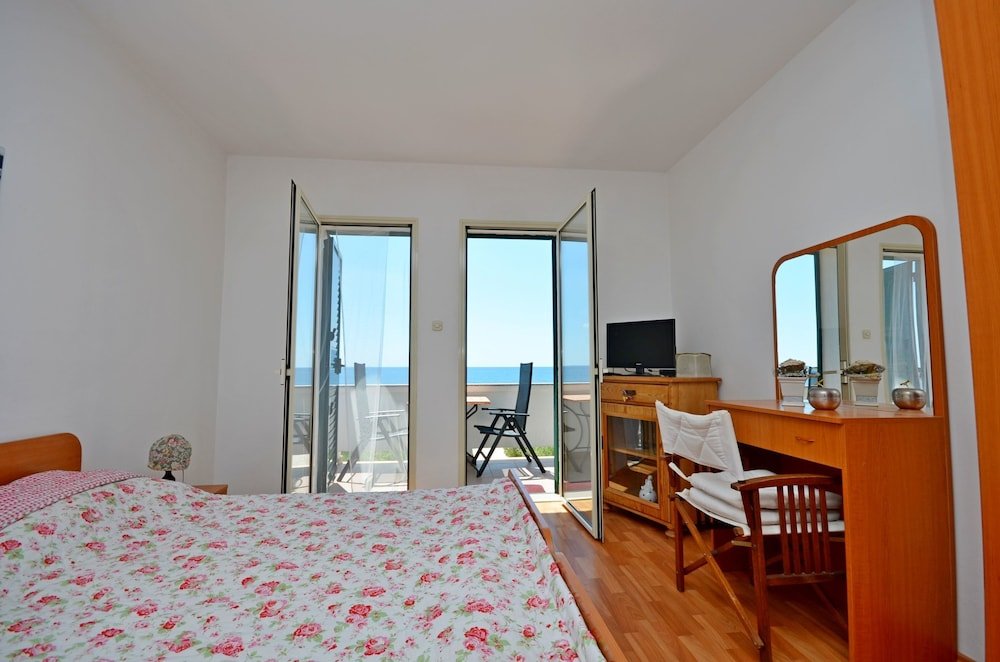 apartments daniela della