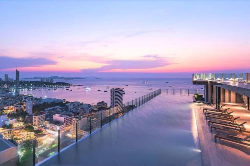 Best Location Of Pattaya, Sky Pool, Next To Beach,,2 star