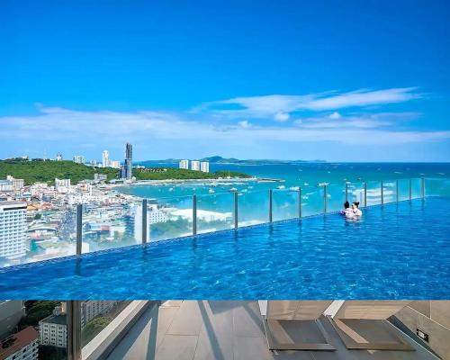 best location of pattaya sky pool next to beach