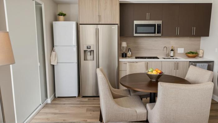modern boutique living in culver city