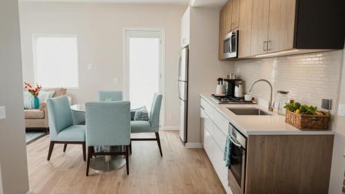 modern boutique living in culver city