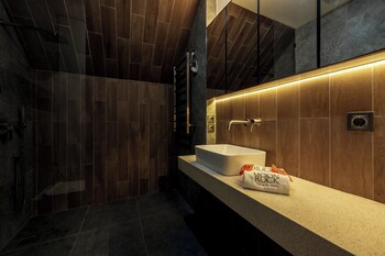 Moon Rock Villas,,3 star