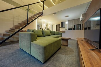 Moon Rock Villas,,3 star