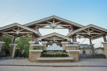 elivaas prive the royce daisy ultra luxe 4 bhk villa