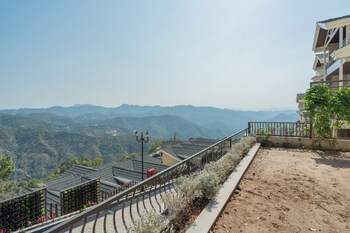 elivaas prive the royce daisy ultra luxe 4 bhk villa