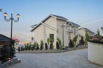 elivaas prive the royce daisy ultra luxe 4 bhk villa
