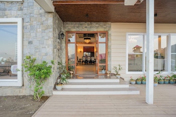 elivaas prive the royce daisy ultra luxe 4 bhk villa