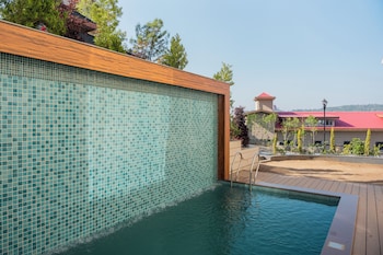 elivaas prive the royce daisy ultra luxe 4 bhk villa