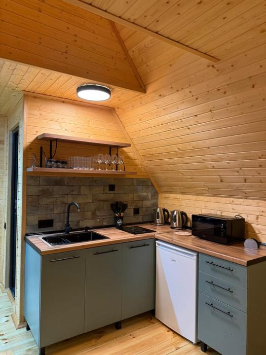 mestia pov luxury cabins