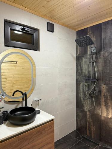 mestia pov luxury cabins