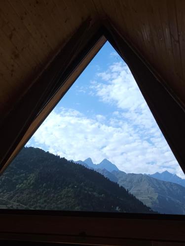 mestia pov luxury cabins