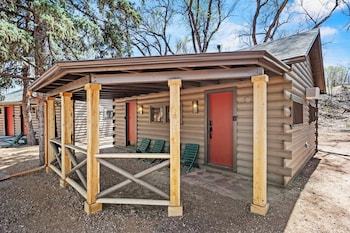 timber lodge cabin 7