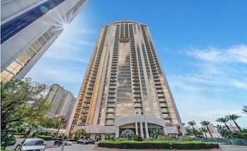 Suite Hub Lv At Signature Sphere View,,5 star