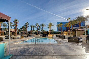 Suite Hub Lv At Signature Sphere View,,5 star
