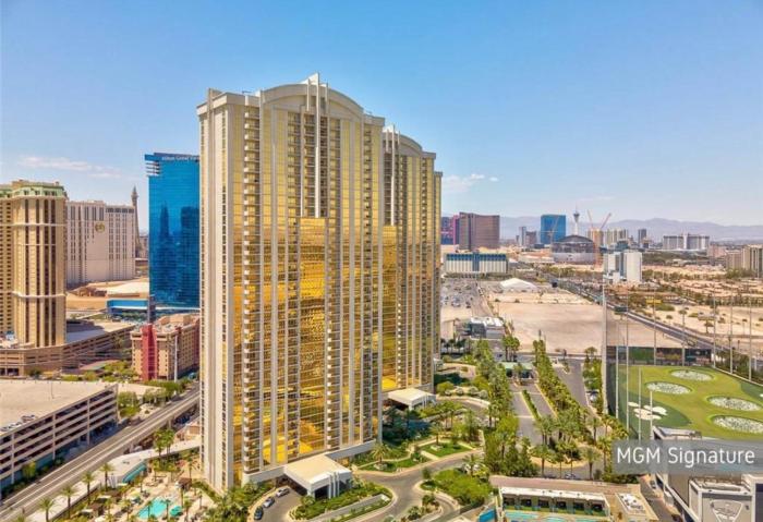 suite hub lv at signature sphere view