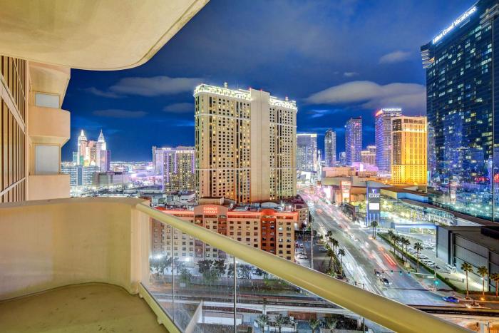 suite hub lv at signature sphere view