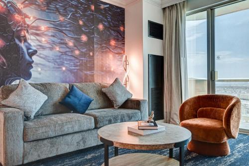 suite hub lv at signature sphere view