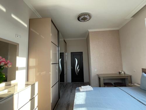 ruz and arian near zvartnots airport